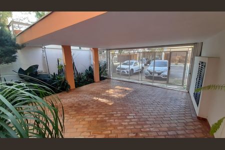 Casa de condomínio à venda com 210m², 3 quartos e 4 vagasÁrea externa