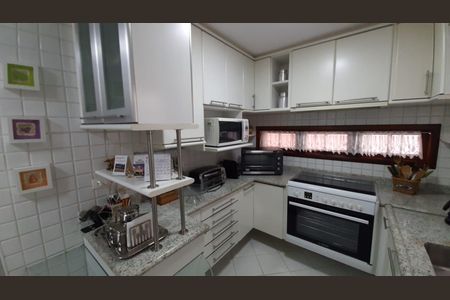 Casa de condomínio à venda com 210m², 3 quartos e 4 vagasCozinha