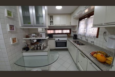 Casa de condomínio à venda com 210m², 3 quartos e 4 vagasCozinha
