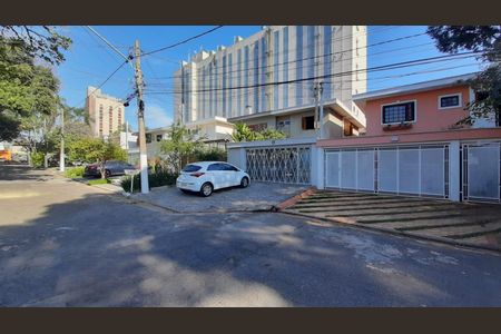 Casa de condomínio à venda com 210m², 3 quartos e 4 vagasFachada