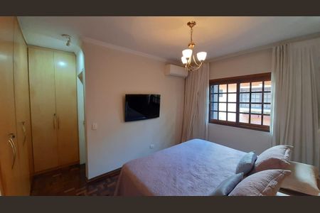 Casa de condomínio à venda com 210m², 3 quartos e 4 vagasQuarto