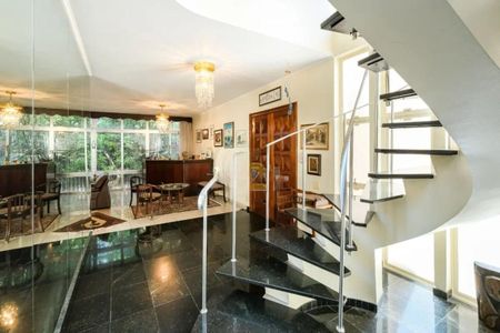 Casa para alugar com 4 quartos, 269m² em Sumaré, São Paulo