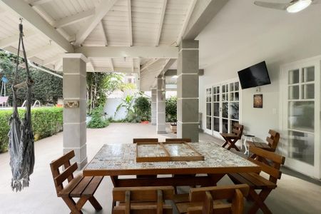 Casa de condomínio para alugar com 300m², 3 quartos e 4 vagasVaranda da Sala