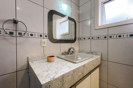 Casa de condomínio para alugar com 300m², 3 quartos e 4 vagasBanheiro da Suíte 3