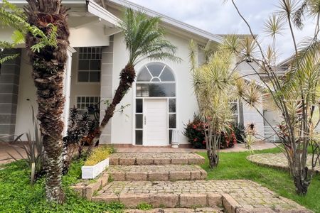 Casa de condomínio para alugar com 300m², 3 quartos e 4 vagasFachada 