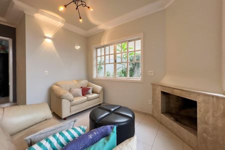 Sala de lareira de casa de condomínio para alugar com 3 quartos, 300m² em Village Sans Souci, Valinhos