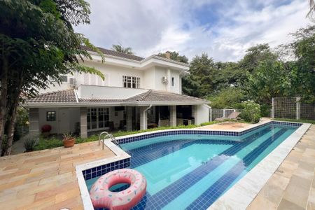 Casa de condomínio para alugar com 300m², 3 quartos e 4 vagasPiscina
