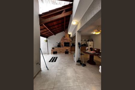 Casa à venda com 182m², 3 quartos e 3 vagas