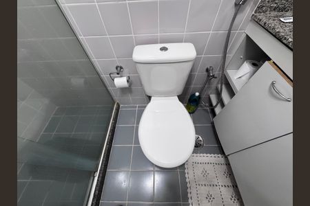 Apartamento à venda com 70m², 2 quartos e 1 vagaSuíte - Banheiro