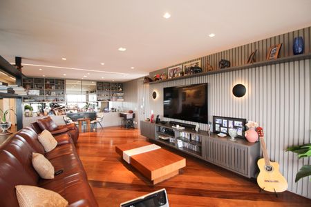 Apartamento à venda com 274m², 4 quartos e 4 vagas Apartamento à venda com 274m², 4 quartos e 4 vagasSala