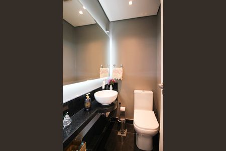 Apartamento à venda com 274m², 4 quartos e 4 vagas Apartamento à venda com 274m², 4 quartos e 4 vagasLavabo