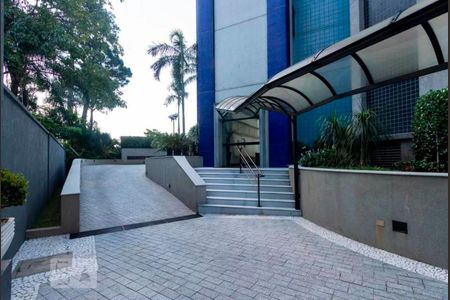 Apartamento à venda com 274m², 4 quartos e 4 vagas Apartamento à venda com 274m², 4 quartos e 4 vagasEntrada