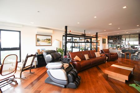 Apartamento à venda com 274m², 4 quartos e 4 vagas Apartamento à venda com 274m², 4 quartos e 4 vagasSala