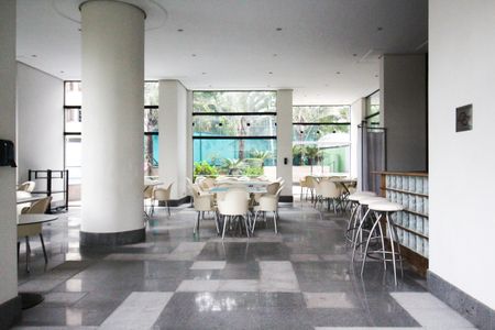 Apartamento à venda com 274m², 4 quartos e 4 vagas Apartamento à venda com 274m², 4 quartos e 4 vagasÁrea comum - Salão de festas