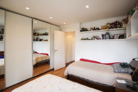 Apartamento à venda com 274m², 4 quartos e 4 vagas Apartamento à venda com 274m², 4 quartos e 4 vagasSuíte 4