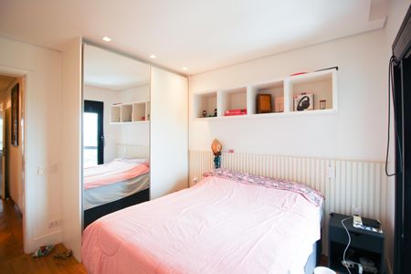 Apartamento à venda com 274m², 4 quartos e 4 vagas Apartamento à venda com 274m², 4 quartos e 4 vagasSuíte 2