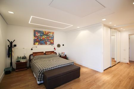 Apartamento à venda com 274m², 4 quartos e 4 vagas Apartamento à venda com 274m², 4 quartos e 4 vagasSuíte 1