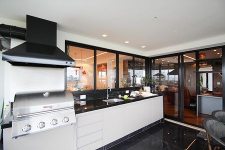 Apartamento à venda com 274m², 4 quartos e 4 vagas Apartamento à venda com 274m², 4 quartos e 4 vagasVaranda da Sala