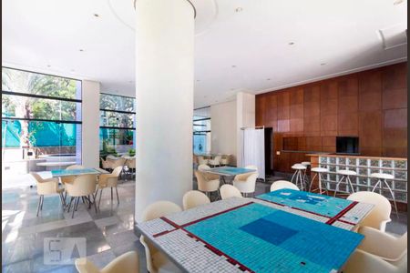 Apartamento à venda com 274m², 4 quartos e 4 vagas Apartamento à venda com 274m², 4 quartos e 4 vagasÁrea comum - Salão de festas