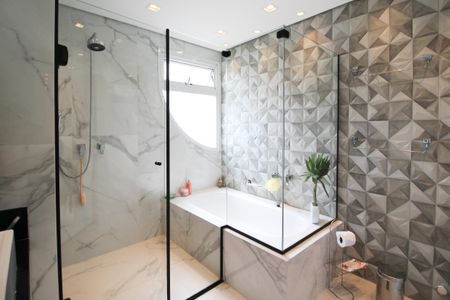 Apartamento à venda com 274m², 4 quartos e 4 vagas Apartamento à venda com 274m², 4 quartos e 4 vagasBanheiro da Suíte 1