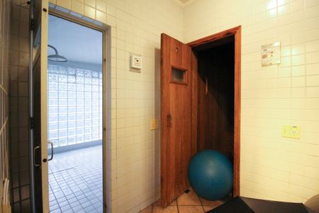 Apartamento à venda com 274m², 4 quartos e 4 vagas Apartamento à venda com 274m², 4 quartos e 4 vagasSaúna