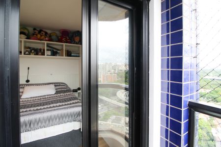 Apartamento à venda com 274m², 4 quartos e 4 vagas Apartamento à venda com 274m², 4 quartos e 4 vagasVaranda da Suíte 3