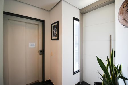 Apartamento à venda com 274m², 4 quartos e 4 vagas Apartamento à venda com 274m², 4 quartos e 4 vagasHall do Apartamento