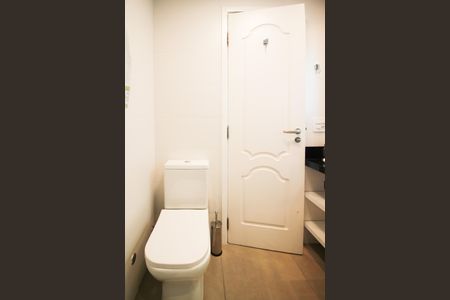 Apartamento à venda com 274m², 4 quartos e 4 vagas Apartamento à venda com 274m², 4 quartos e 4 vagasBanheiro da Suíte 2