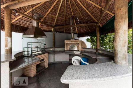 Apartamento à venda com 274m², 4 quartos e 4 vagas Apartamento à venda com 274m², 4 quartos e 4 vagasÁrea comum - Churrasqueira