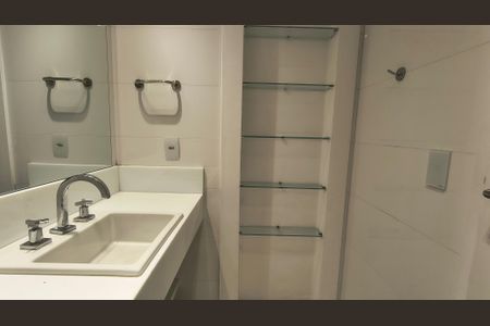 Apartamento à venda com 156m², 2 quartos e 2 vagasBanheiro da Suíte 1