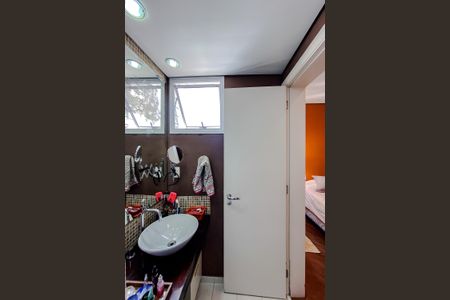 Apartamento à venda com 124m², 3 quartos e 2 vagasBanheiro da Suíte