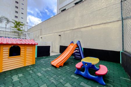 Apartamento à venda com 124m², 3 quartos e 2 vagasÁrea comum - Playground