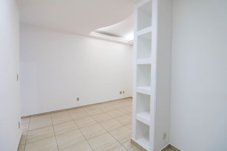 Apartamento para alugar com 75m², 2 quartos e 1 vagaSala