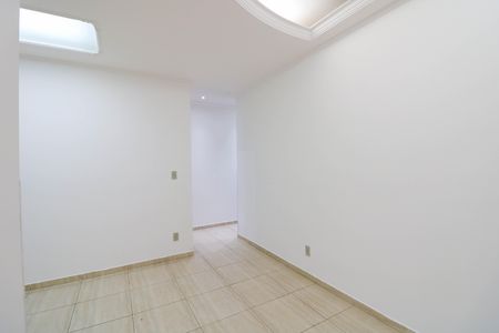 Apartamento para alugar com 75m², 2 quartos e 1 vagaSala