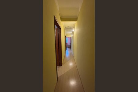 Casa à venda com 120m², 3 quartos e 2 vagas Casa à venda com 120m², 3 quartos e 2 vagasCorredor