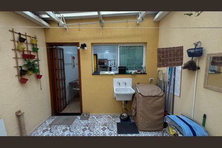 Casa à venda com 120m², 3 quartos e 2 vagas Casa à venda com 120m², 3 quartos e 2 vagasÁrea de Serviço