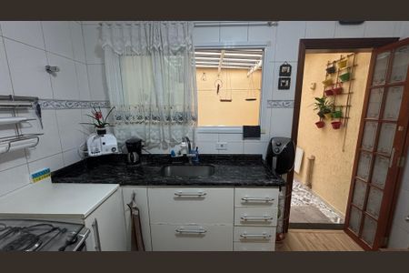 Casa à venda com 120m², 3 quartos e 2 vagas Casa à venda com 120m², 3 quartos e 2 vagasCozinha