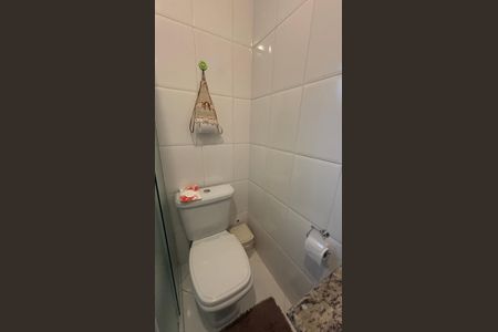 Casa à venda com 120m², 3 quartos e 2 vagas Casa à venda com 120m², 3 quartos e 2 vagasBanheiro da Suíte