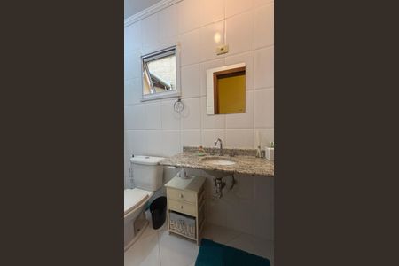 Casa à venda com 120m², 3 quartos e 2 vagas Casa à venda com 120m², 3 quartos e 2 vagasBanheiro