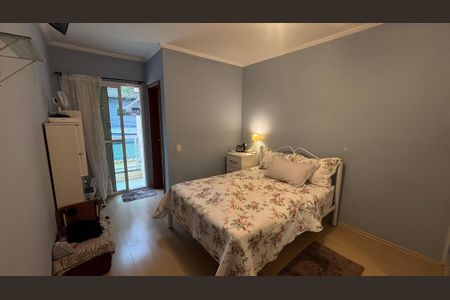 Casa à venda com 120m², 3 quartos e 2 vagas Casa à venda com 120m², 3 quartos e 2 vagasSuite