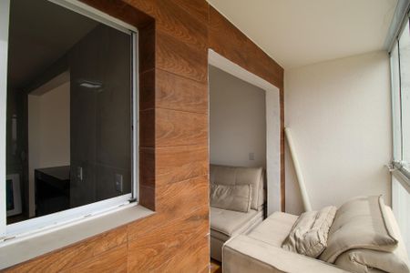 Apartamento à venda com 57m², 2 quartos e 2 vagasVaranda