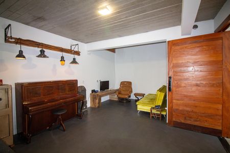 Casa para alugar com 130m², 2 quartos e 2 vagas Casa para alugar com 130m², 2 quartos e 2 vagasSala