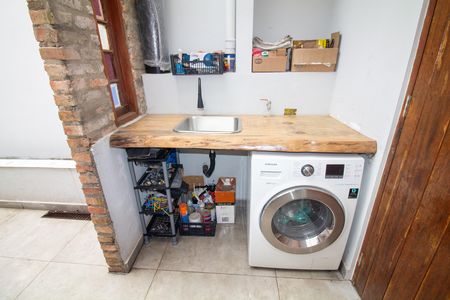 Casa para alugar com 130m², 2 quartos e 2 vagas Casa para alugar com 130m², 2 quartos e 2 vagasÁrea de Serviço
