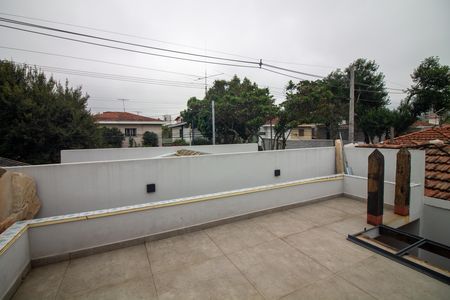 Casa para alugar com 130m², 2 quartos e 2 vagas Casa para alugar com 130m², 2 quartos e 2 vagasVaranda