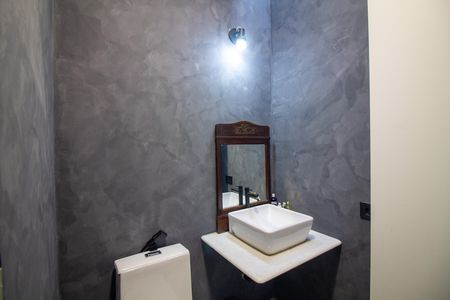Casa para alugar com 130m², 2 quartos e 2 vagas Casa para alugar com 130m², 2 quartos e 2 vagasBanheiro