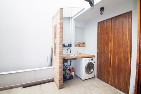 Casa para alugar com 130m², 2 quartos e 2 vagas Casa para alugar com 130m², 2 quartos e 2 vagasÁrea de Serviço