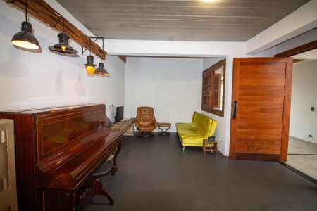 Casa para alugar com 130m², 2 quartos e 2 vagas Casa para alugar com 130m², 2 quartos e 2 vagasSala