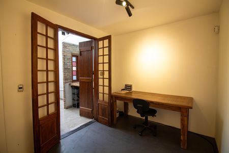 Casa para alugar com 130m², 2 quartos e 2 vagas Casa para alugar com 130m², 2 quartos e 2 vagasEscritório / Dispensa