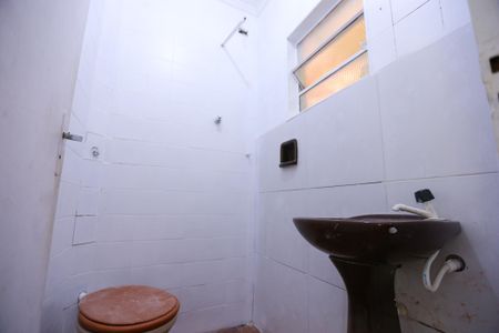 Casa para alugar com 70m², 2 quartos e sem vaga Casa para alugar com 70m², 2 quartos e sem vagaBanheiro