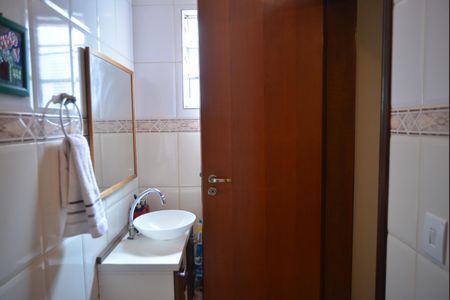 Casa à venda com 195m², 3 quartos e 3 vagasBanheiro da Suíte 1